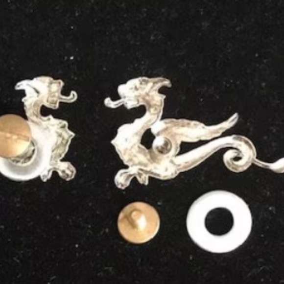 silver dragon cloak clasp - Picture 4 of 6